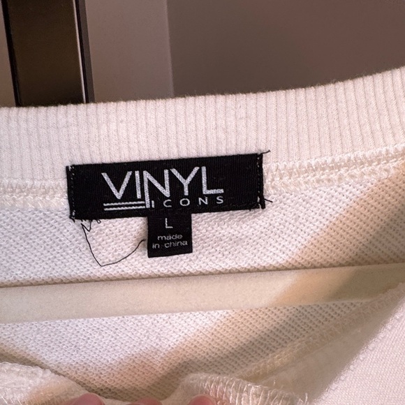 Vinyl Icons Cream Sweatshirt Size large - Picture 2 of 4